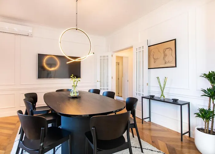 Majestic 4Br/4Bath Apartment In Sagrada Familia Area