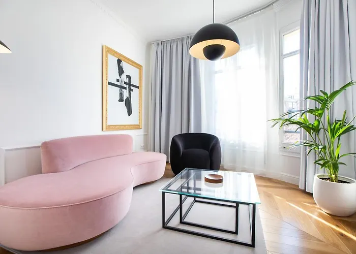 Majestic 4Br/4Bath Apartment In Sagrada Familia Area