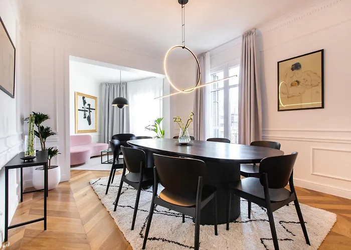 Majestic 4Br/4Bath Apartment In Sagrada Familia Area