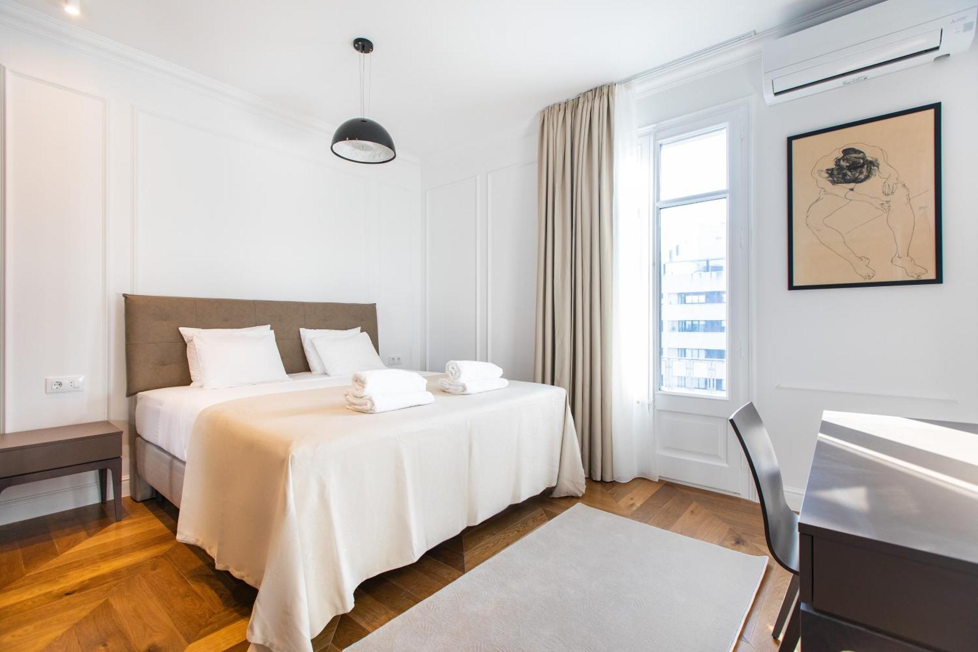 Majestic 4br/4bath In Sagrada Familia Area Appartamento
